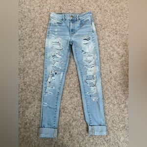 American Eagle Outfitters light blue ripped jeans